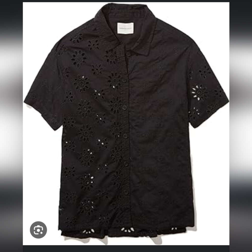 boyfriend vacay shirt, black cutout lace, fits XXS - XS